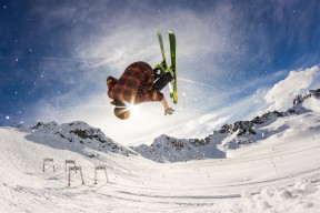 开云电竞中国-_勇士队开始科班出身，战术日趋成熟_，勇士队出场介绍