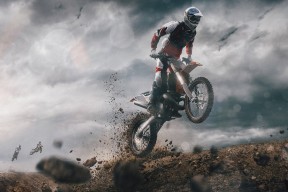 开云权威入口-女子足球注重身体对抗训练提升整体抗压水平，女子足球运动