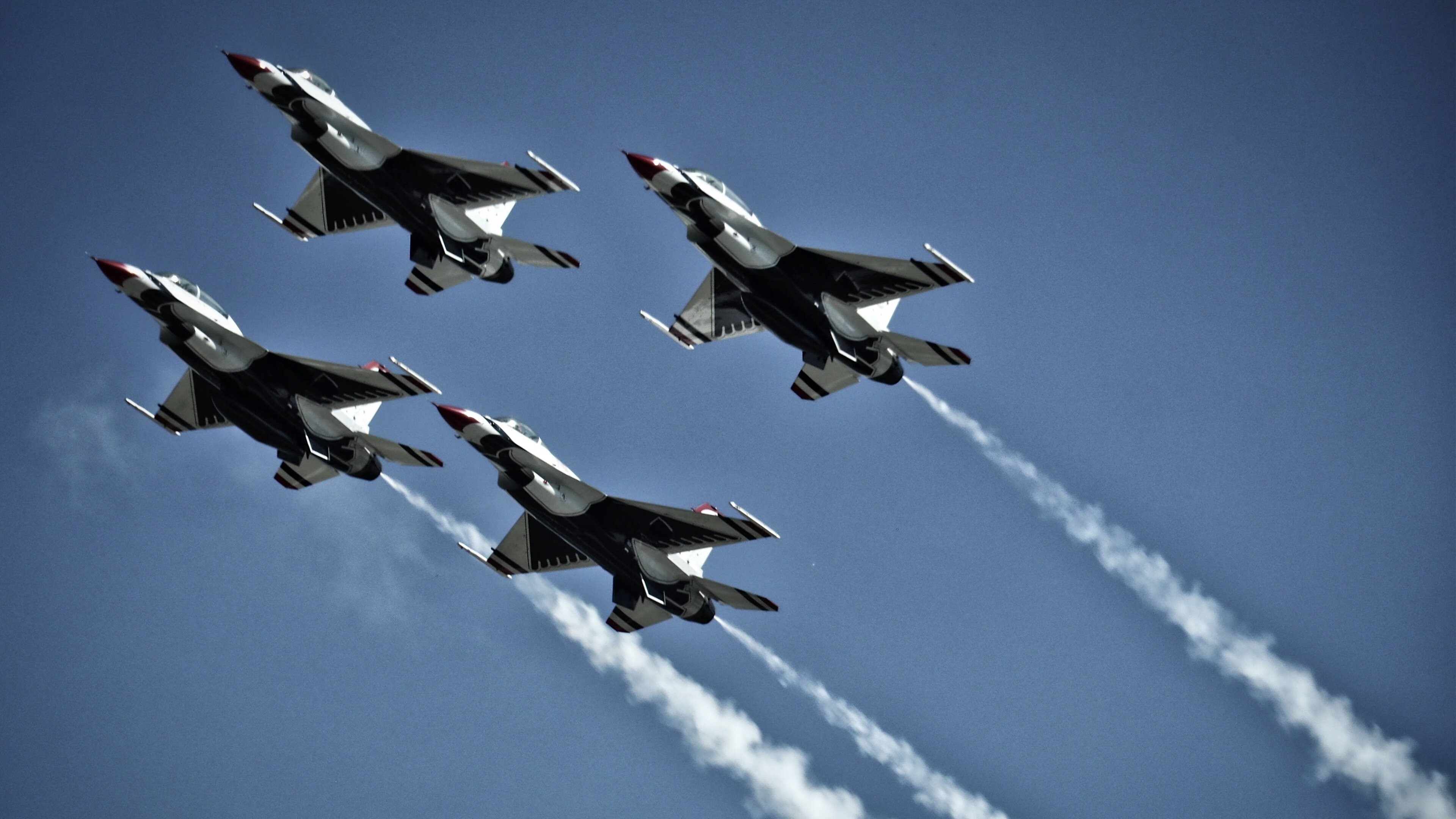 _勇士队战术多变，压制对手防线_，勇士队战术打法